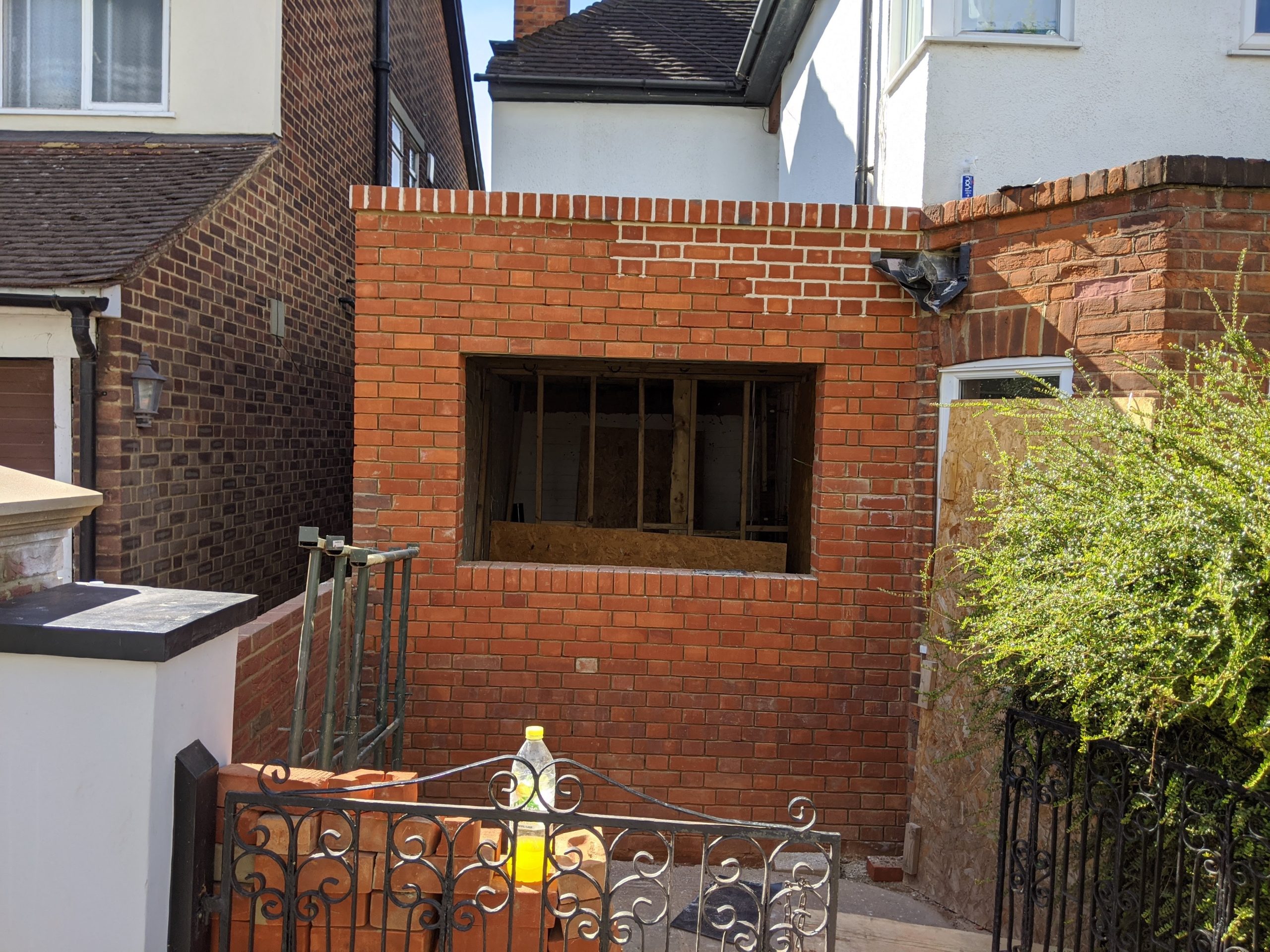 Lime mortar builds